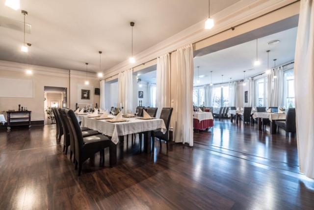 Wzgorze Toskanii Conferences & Restaurant Przeźmierowo Kültér fotó
